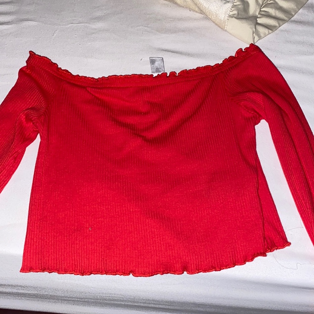 Off the shoulder Long sleeve crop top